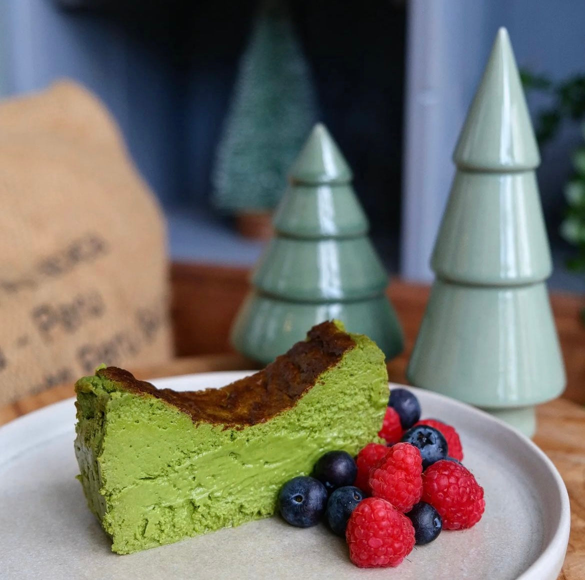バスクチーズケーキ/Basque cheese cake.